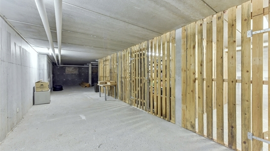 10 - 80 m2 lager i Århus C til leje