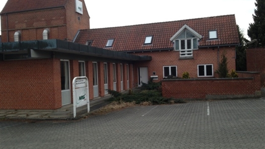 100 - 500 m2 kontor, klinik i Ryomgård til leje