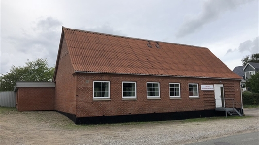 271 m2 lager i Ebeltoft til salg