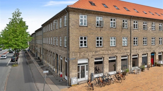 20 m2 klinikfællesskab i København NV til leje