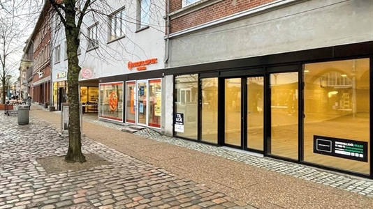 335 m2 butik i Hjørring til leje