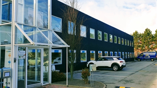 54 m2 kontor, lager, klinik i Brøndby til leje