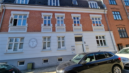 17 m2 klinik i Viborg til leje
