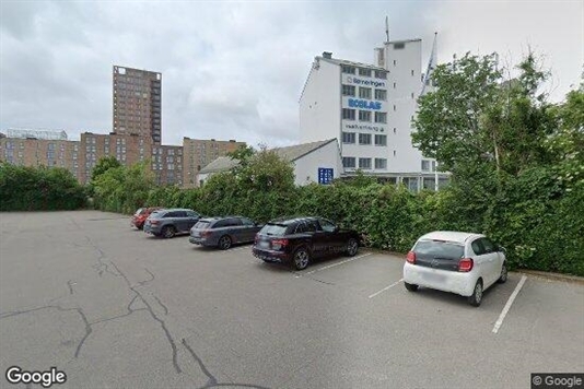 12 - 76 m2 kontor i Valby til leje