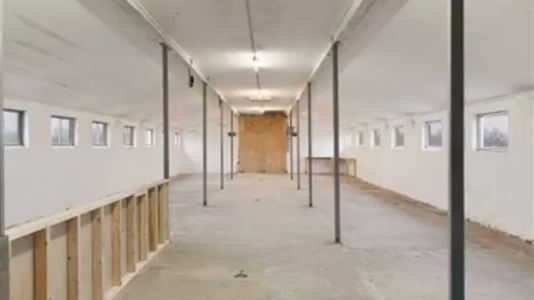 250 m2 lager i Køge til leje