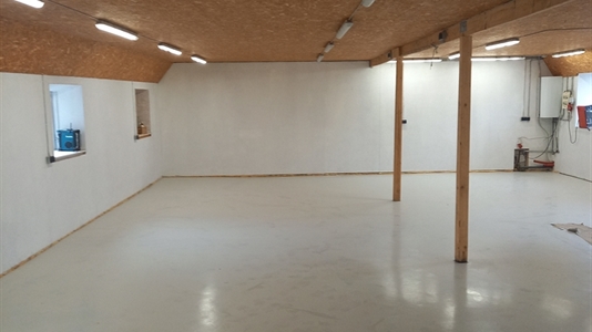 130 m2 lager i Lille Skensved til leje
