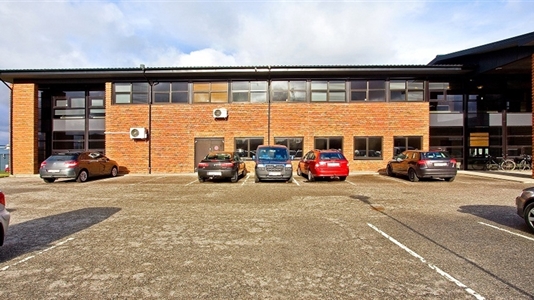 360 - 740 m2 kontor i Tilst til leje