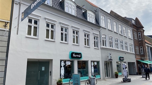 253 m2 klinik i Nykøbing Falster til leje