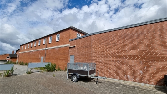 1300 m2 lager i Thorsø til leje