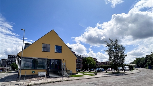 1070 m2 kontor, butik, showroom i Århus C til leje