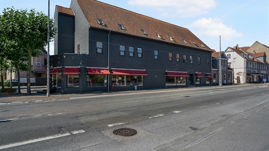 348 m2 klinik, kontor, showroom i Søborg til leje