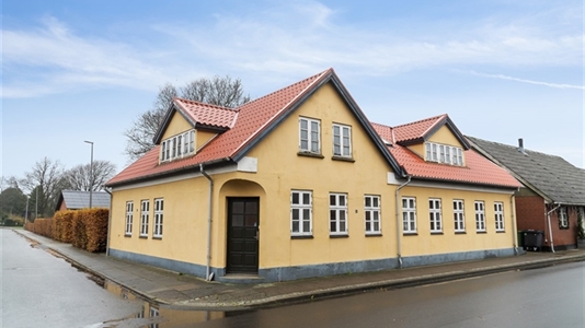233 m2 boligudlejningsejendom i Ansager til salg