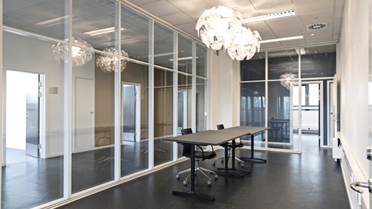 609 m2 kontor, klinik i København S til leje