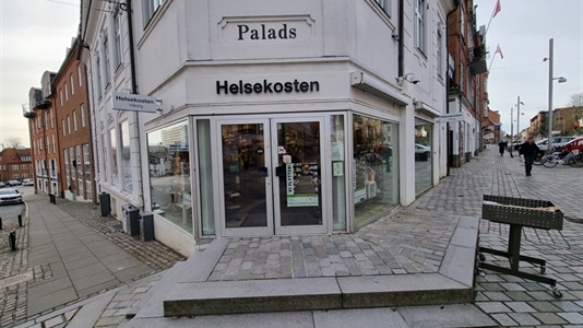 181 m2 butik i Viborg til leje