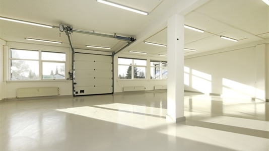 100 - 193 m2 lager, showroom i Farum til leje