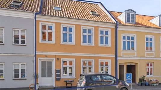 232 m2 boligudlejningsejendom i Bogense til salg